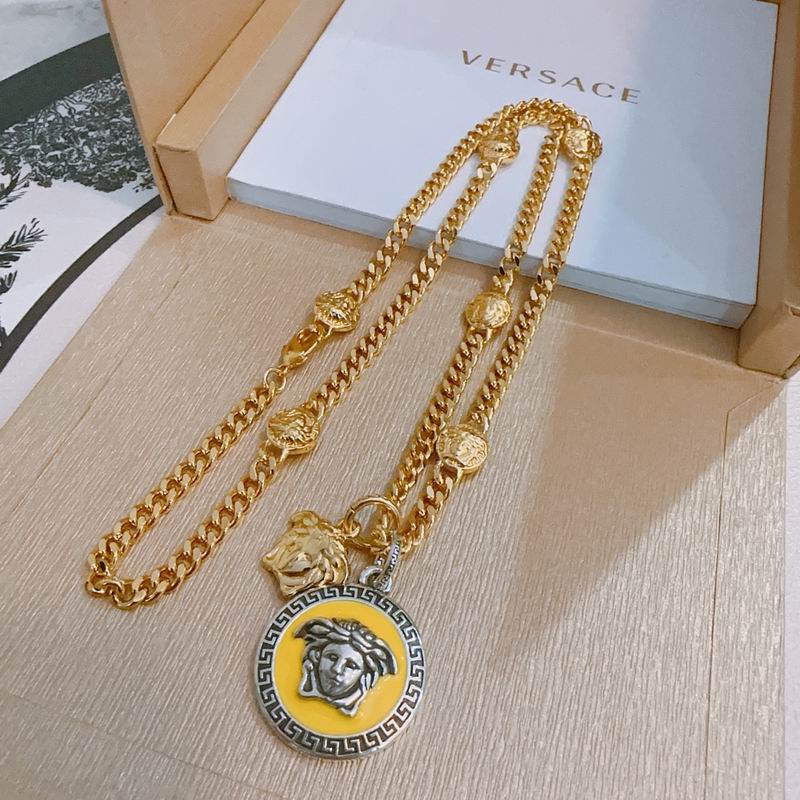 Versace necklace lyx254